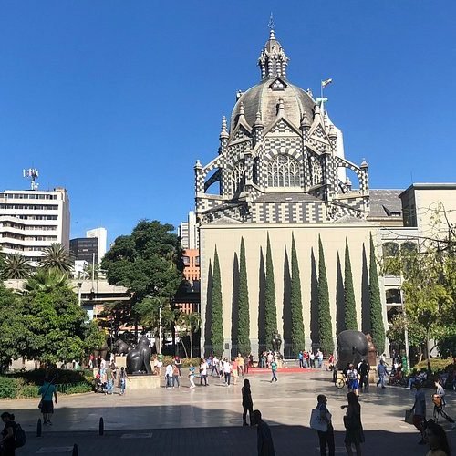 plaza-botero